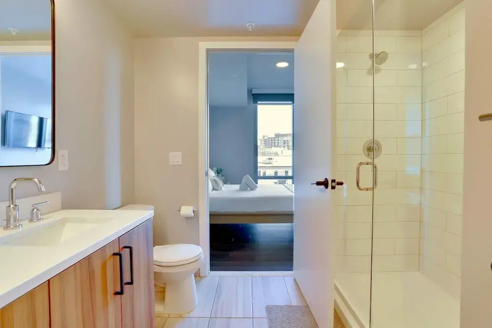 Prime Metro Proximity Condo at Clarendon