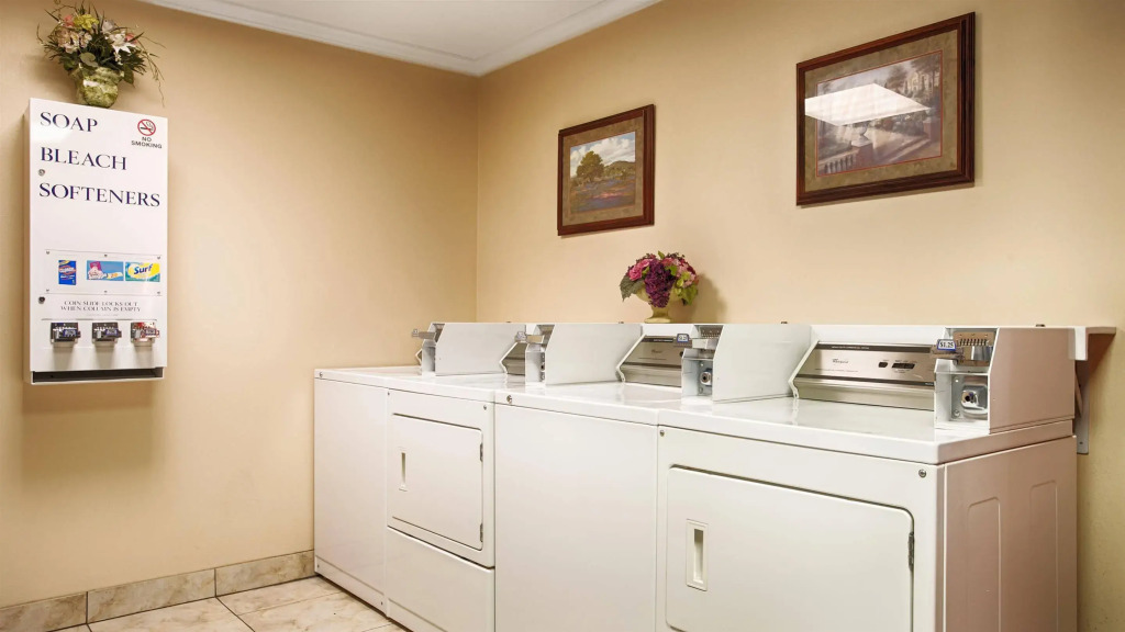 Best Western Pineywoods Inn