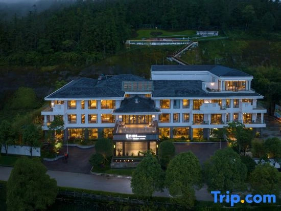 Tengchong Banshan Hot Spring Jingscape