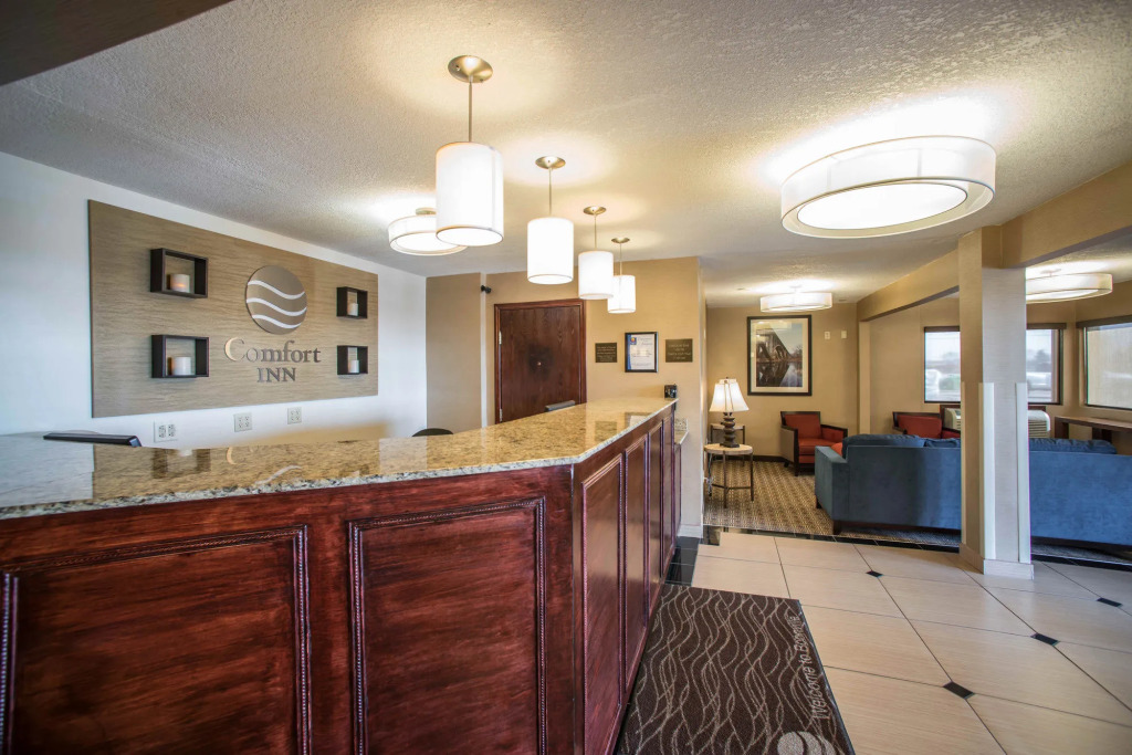 Quality Inn & Suites Boonville - Columbia