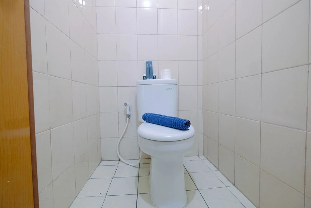 Tifolia Studio Apartment with Double Bed near LRT Station