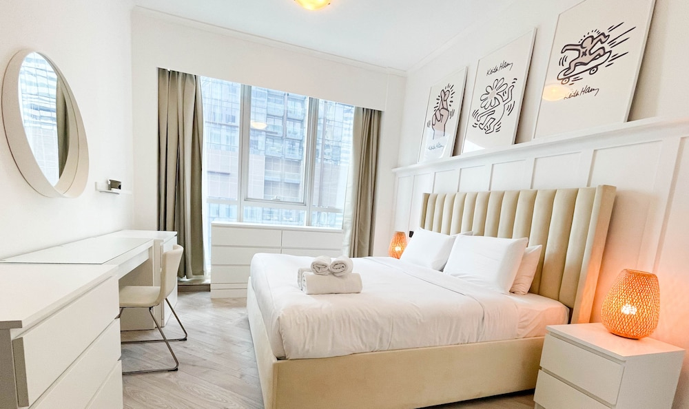 LUX The Dubai Marina View Suite