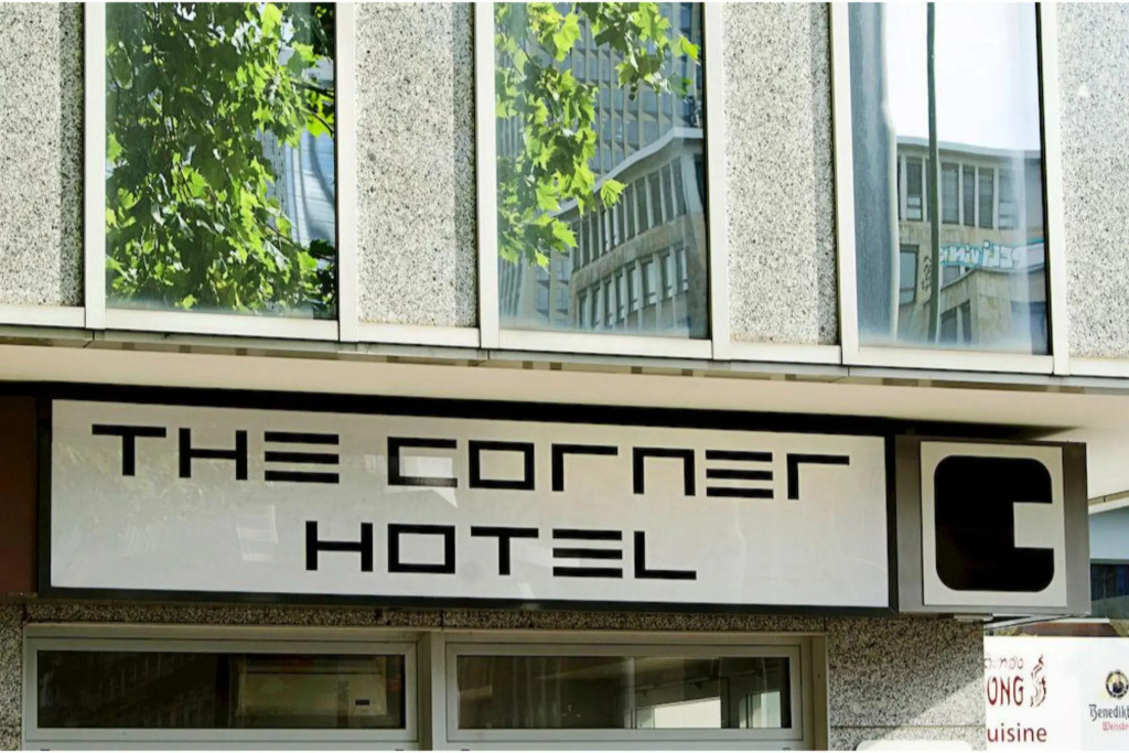 Homaris The Corner - Self-Check In