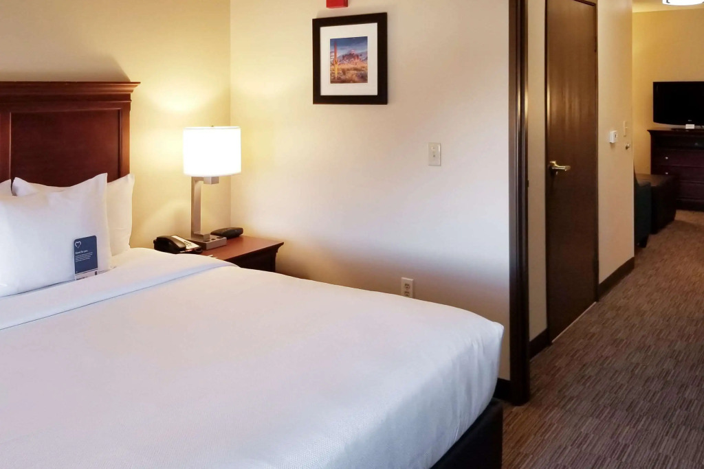 Comfort Inn & Suites Tempe Phoenix Sky Harbor Airport
