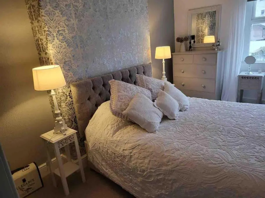 Willesden, Flat1 Lovely Spacious 1 Bedroom Flat, heart of Llandudno