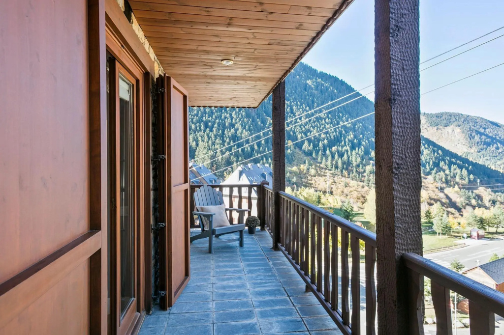 Luderna - Apartamento con terraza Bonaigua D8 Bordius