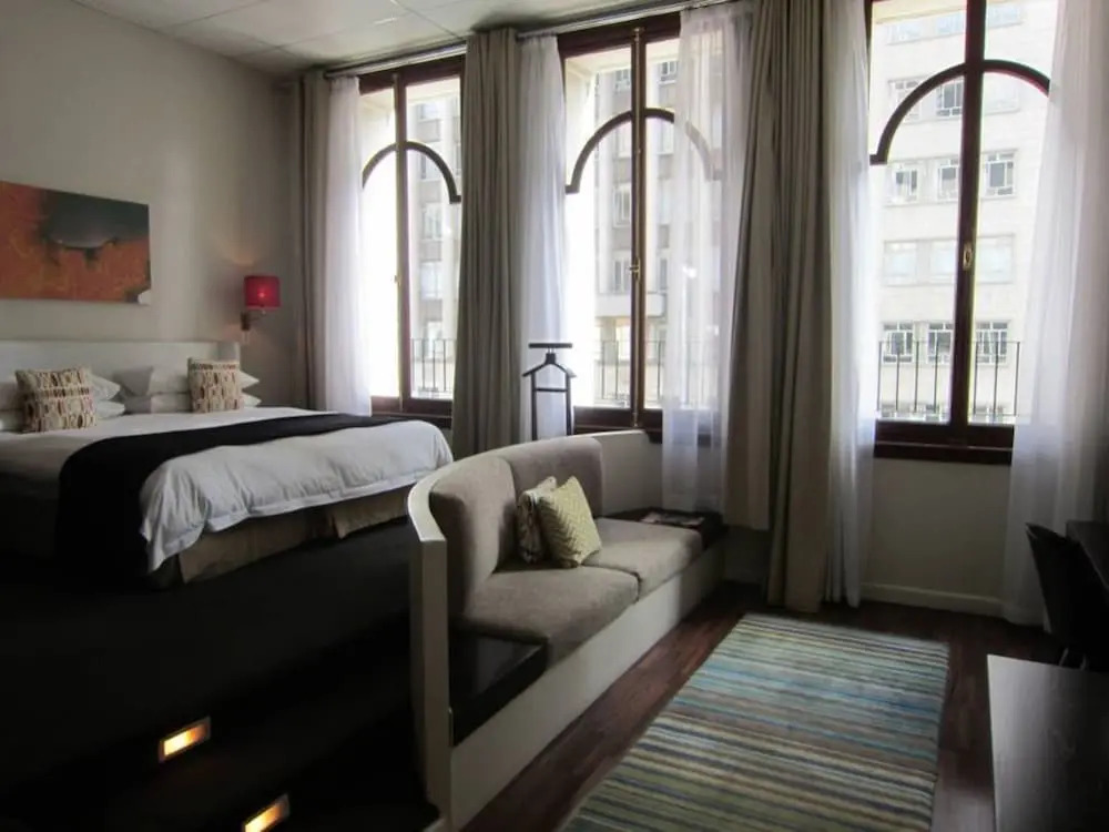 Studio Apartment With Roof Top View