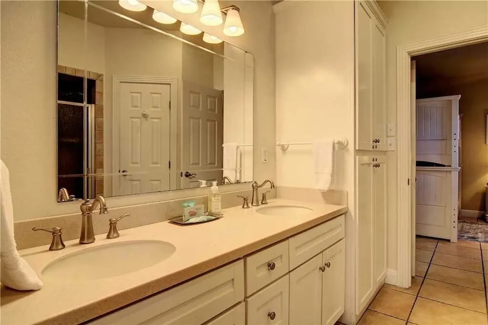 Aransas Palms - 4 Br home by RedAwning