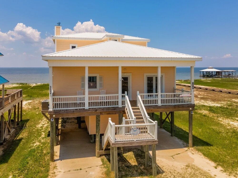 Ricky Mos' Island Oasis - 2628 Bridgeview 4 Bedroom Home by Redawning
