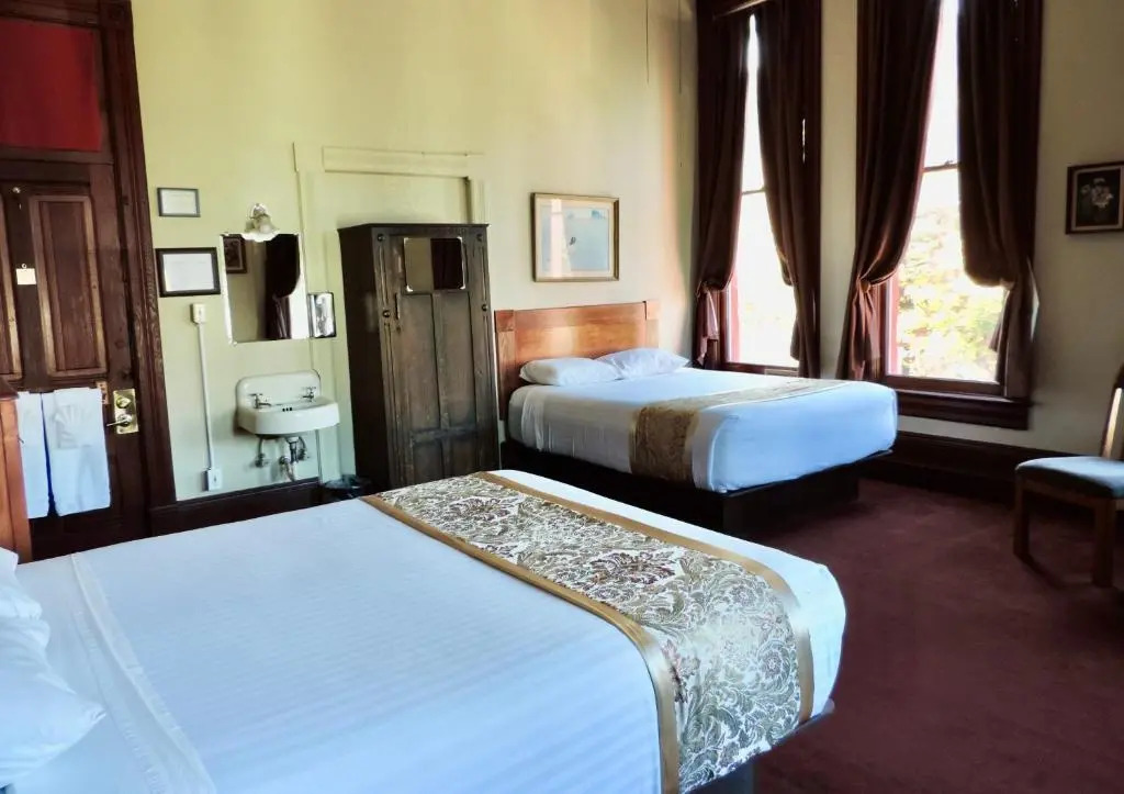 The Monarch Hotel