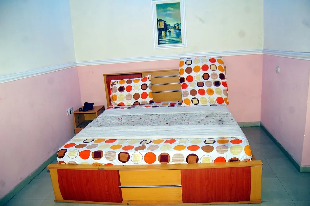 De-b Garden Hotel
