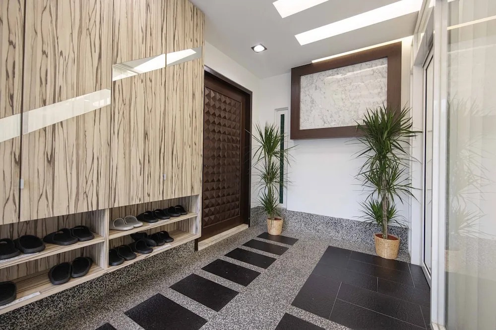 25000sqft Grand Luxe Villa PJ 13BR 42Pax