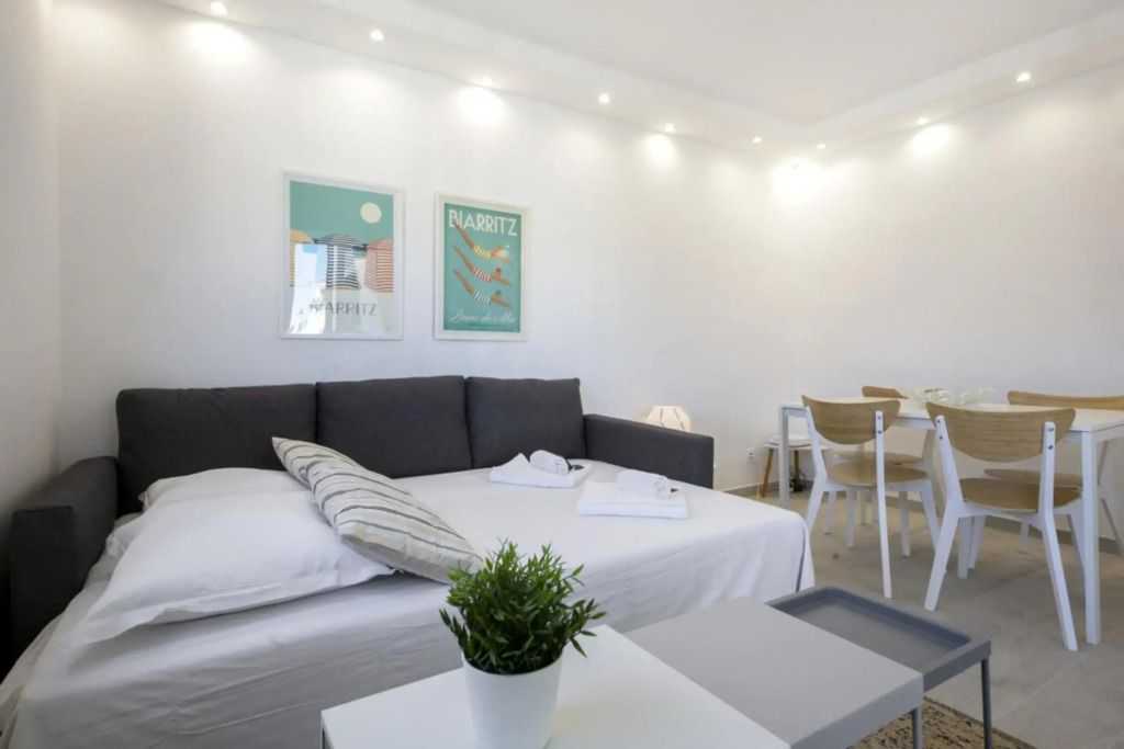 Homey 1-bedroom w balcony close to the beaches of Biarritz Welkeys