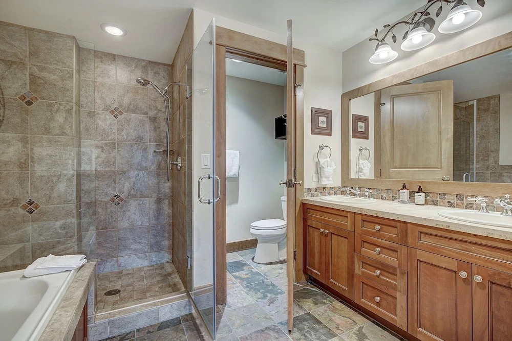 Luxurious 2 BR in River Run Village Featuring Ski in ski-out condo