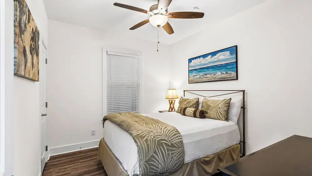 2BR Near Gulf Place w/ Pool, Grill + Free Tickets: Dolphin Cruise & More!
