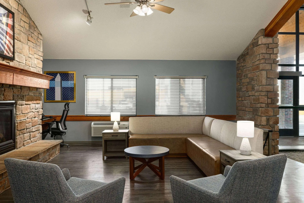 AmericInn by Wyndham Lincoln South