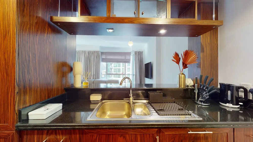 The Residences 601