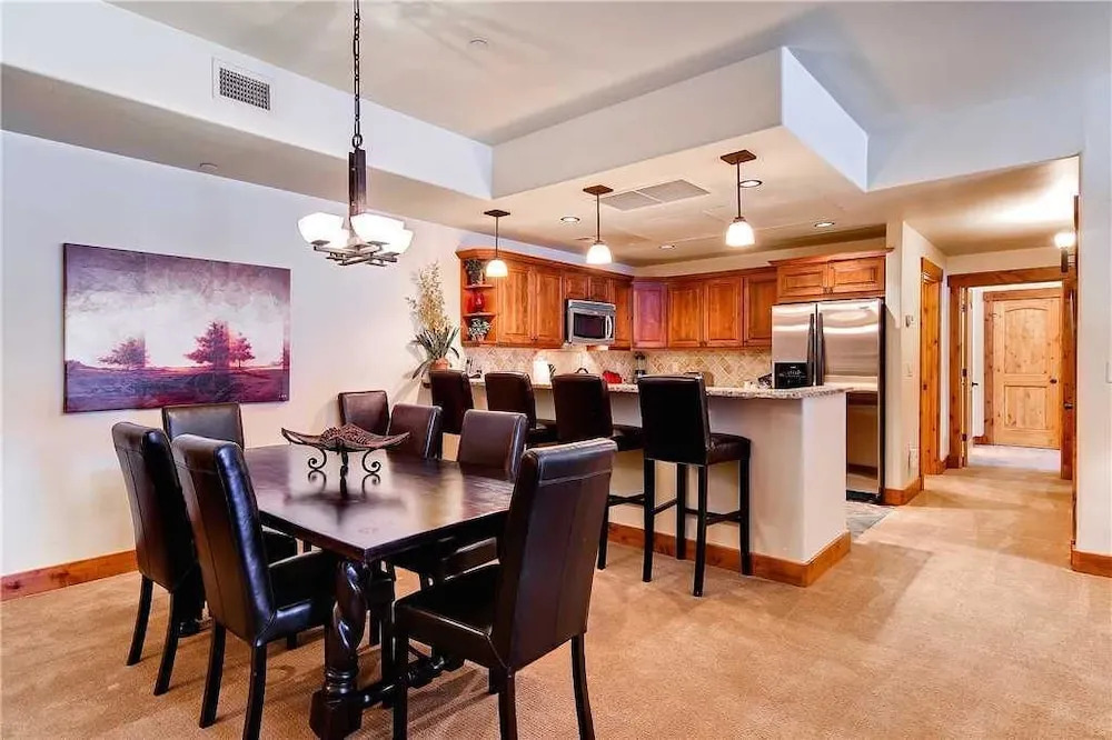 5208 Emerald Lodge, Trappeur's Crossing Apartment 4
