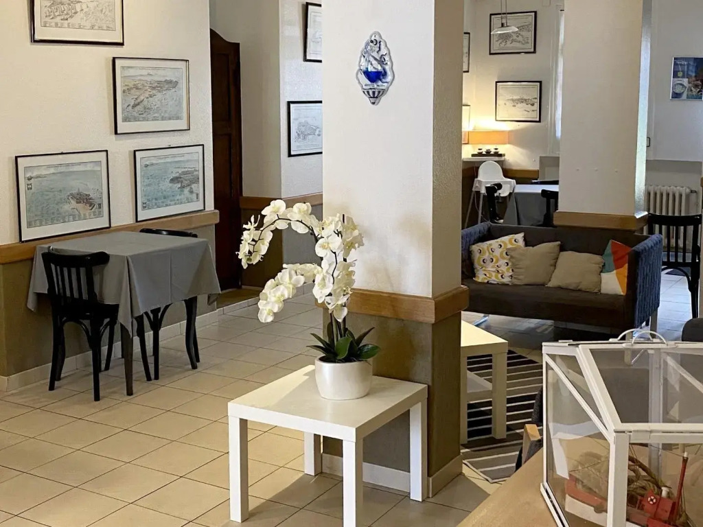Hôtel La Porte Saint Pierre-Logis Hôtel Intra Muros RÉNOVÉ en 2026