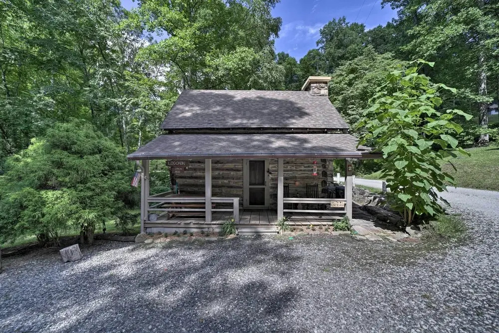 Historic Mountain Cabin: Grill & Hiking Trail!