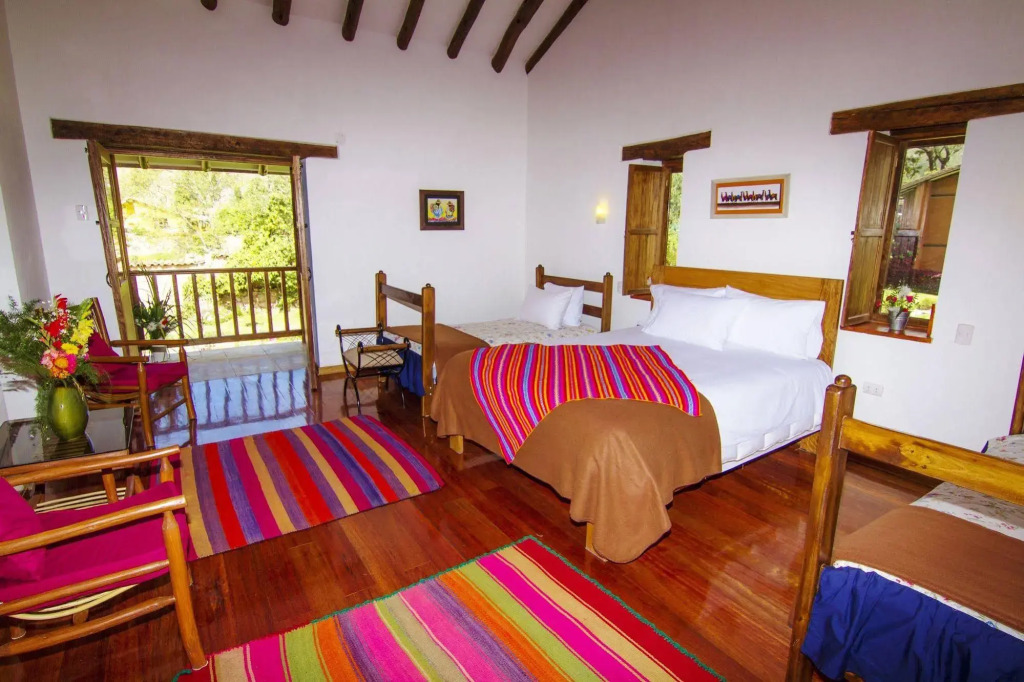 Lizzy Wasi Urubamba