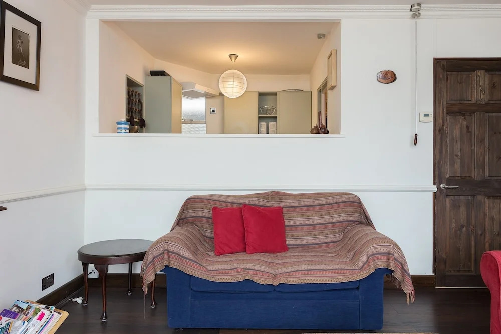 Central London Apartment With a Balcony