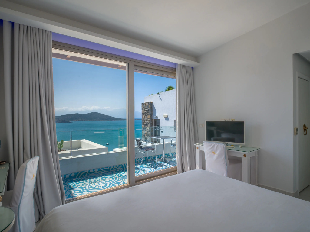 Royal Marmin Bay Boutique & Art Hotel