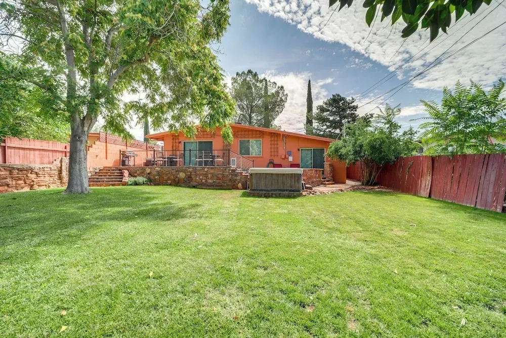 Pet-friendly Sedona Home: Hot Tub, Walk to Trails!