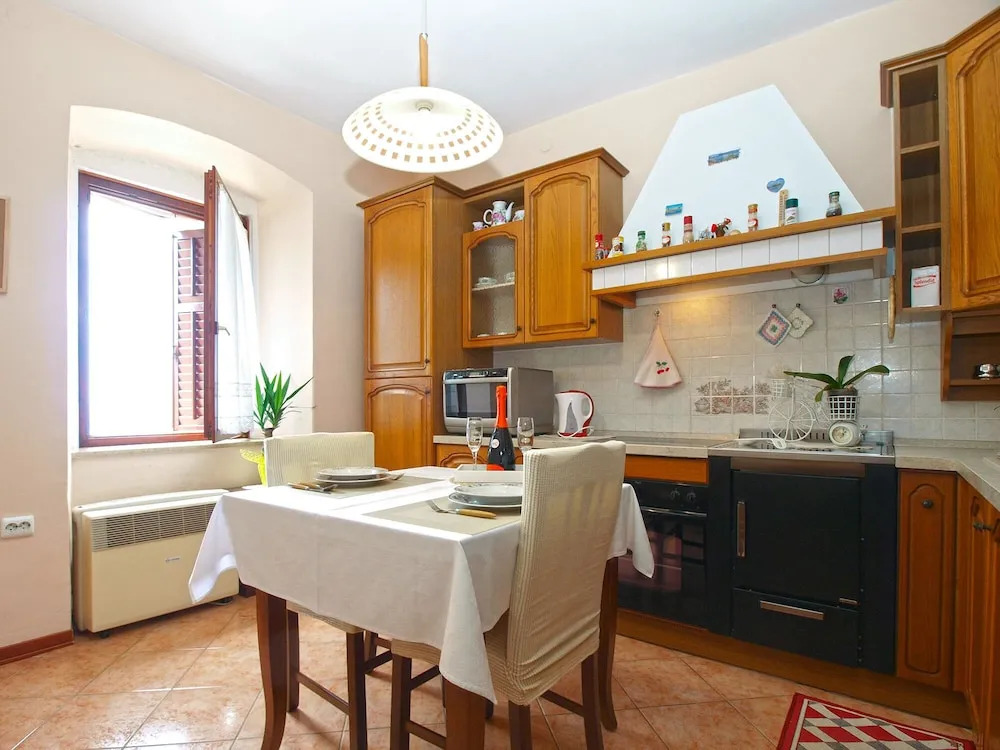 Apartment 1872