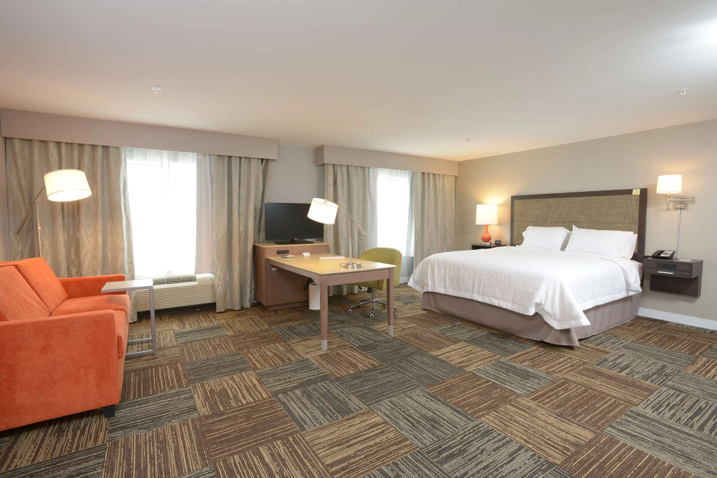 Hampton Inn & Suites Cincinnati / Uptown - University Area