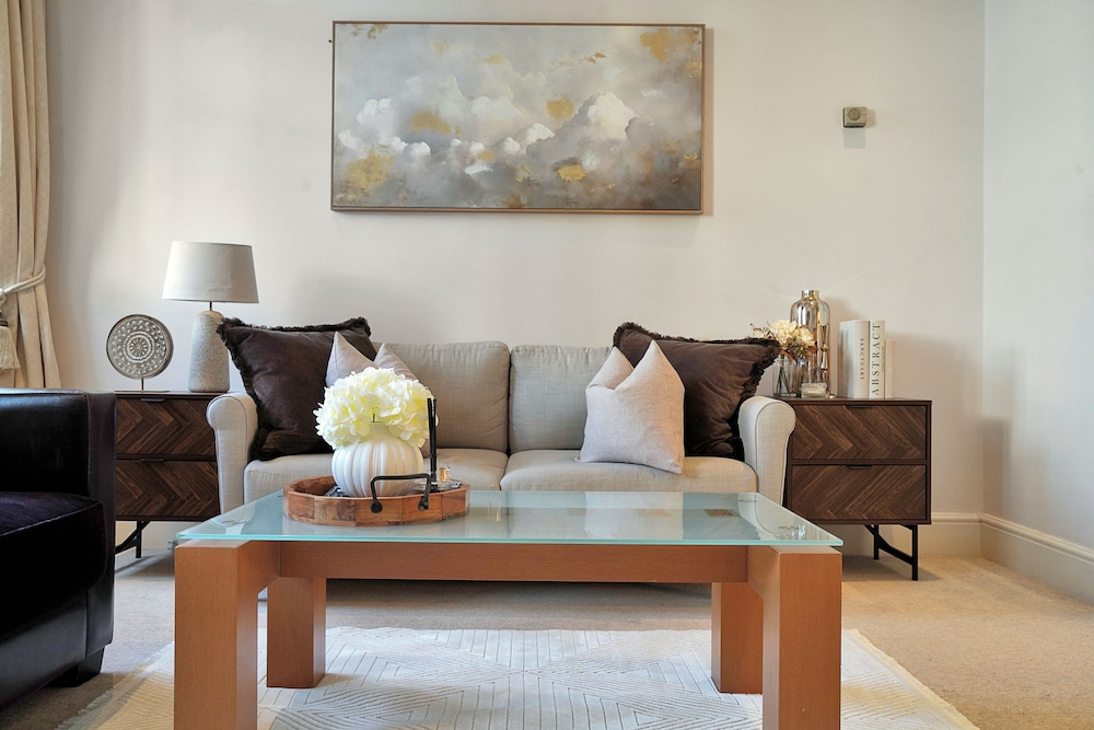 Hertford Flat 13