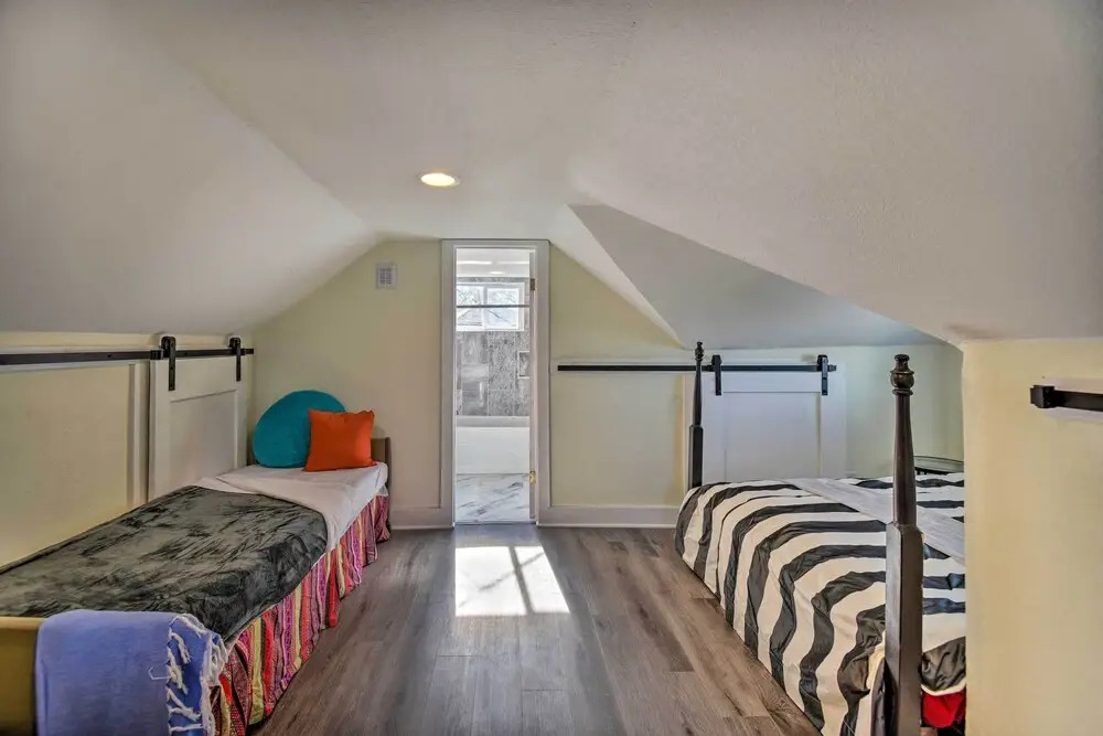Portsmouth Waterfront Vacation Rental w/ Deck