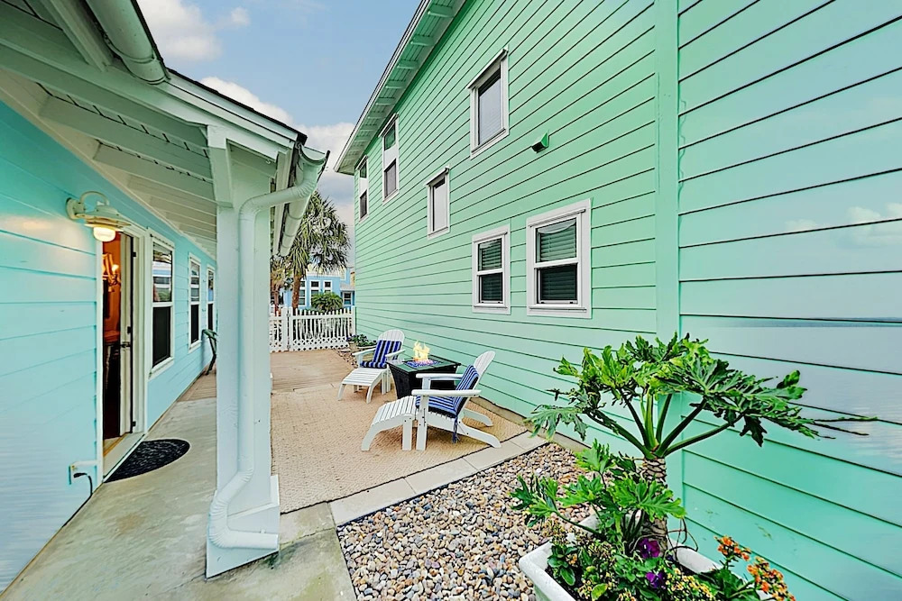 New Listing! Ge Walk Charmer -- Near Beach 3 Bedroom Home