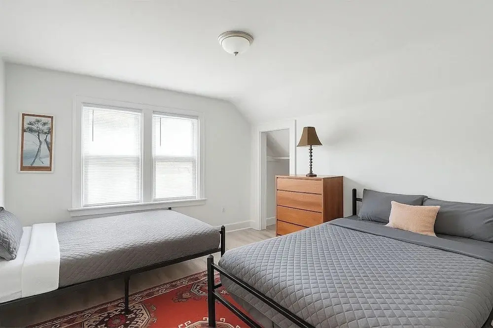 Detroit 4BR Home Bathtub & Pet Friendly Stay