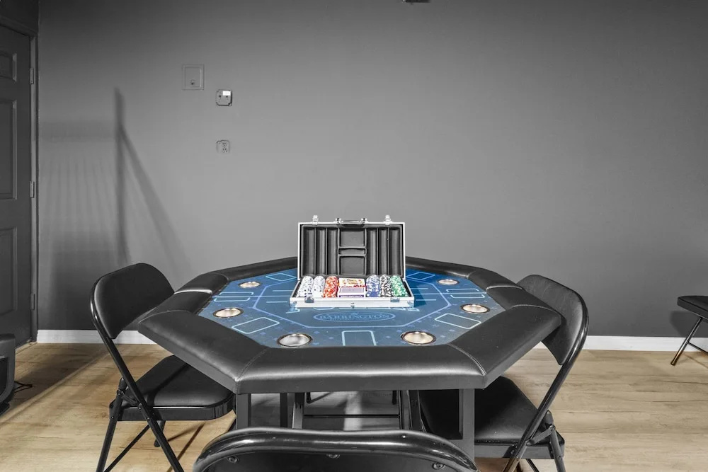 Lakefront Escape w Hot Tub Sauna Game Room