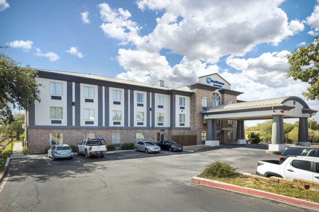Best Western Medical Center North Inn & Suites Near Six Flags