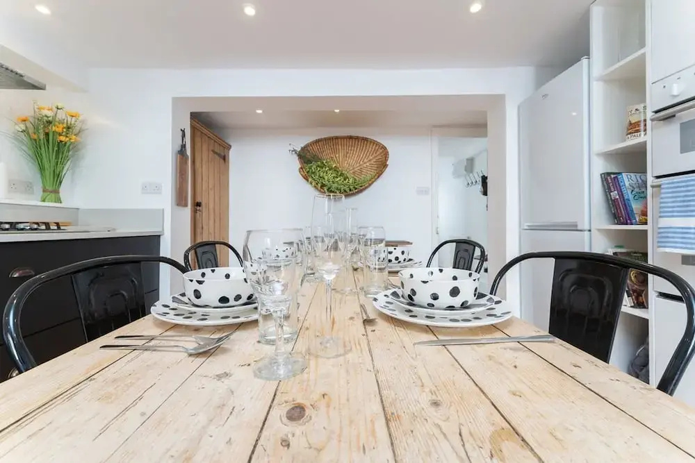 Host Stay Sunny Terrace on Robert Street