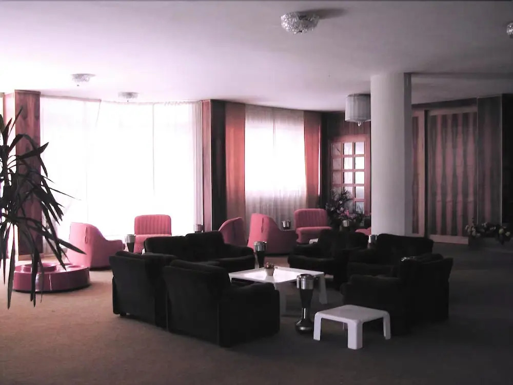 G. Hotel Capitol