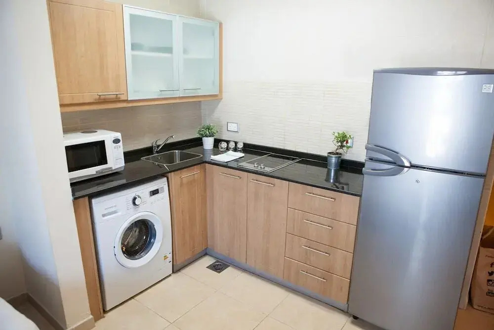 Big Studio Apartment in Dubai Marina Walking to JBR Beach, Cruise and DMCC Metro
