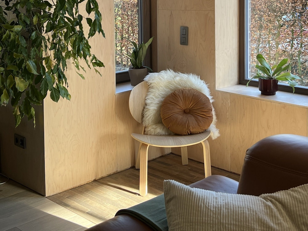 Stylish Stay Bree Near City Center for 6 Guests