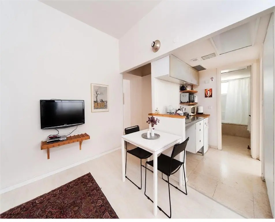 Charming 1Bd 7min Walk to The Beach by Sea N' Rent