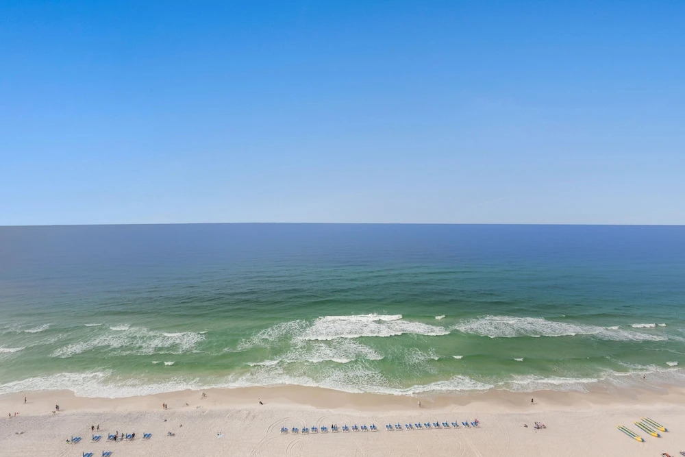 Beautiful Ocean Views! 2-Bedroom, 2-Bathroom! Resort Pools