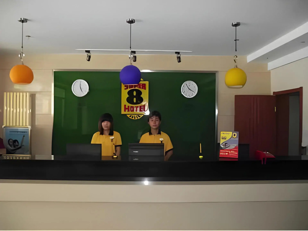 Super 8 Hotel