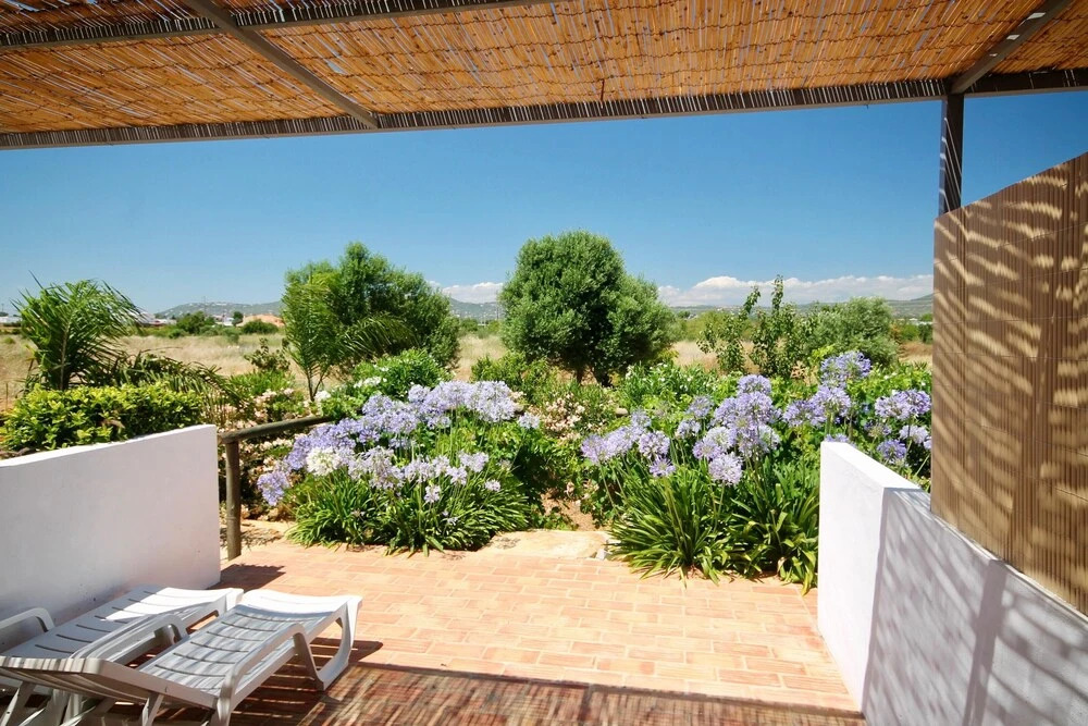 Studio in Faro, With Shared Pool, Enclosed Garden and Wifi - 6 km From the Beach