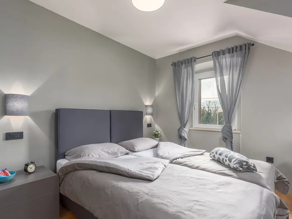 Beautiful Decorated Apartment With sea View Near the Olive Groves and the sea