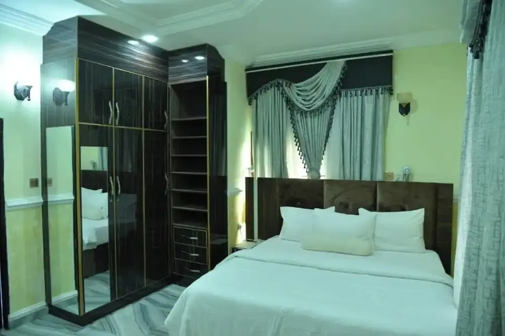 Plot 400 Luxury Apartments