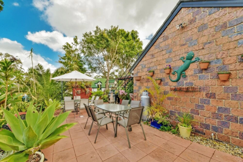 Mount Mee Country Inn Bed & Breakfast