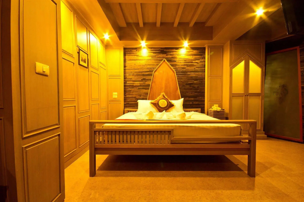 Khum Jao Luang boutique