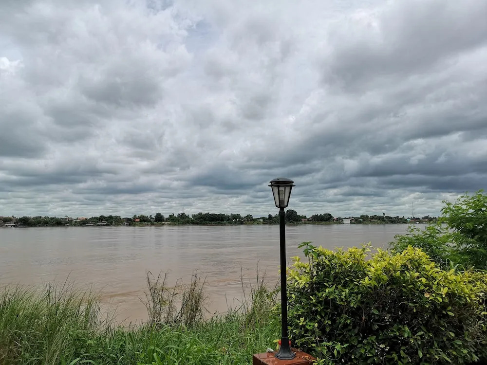 3.T. Khong River Hotel