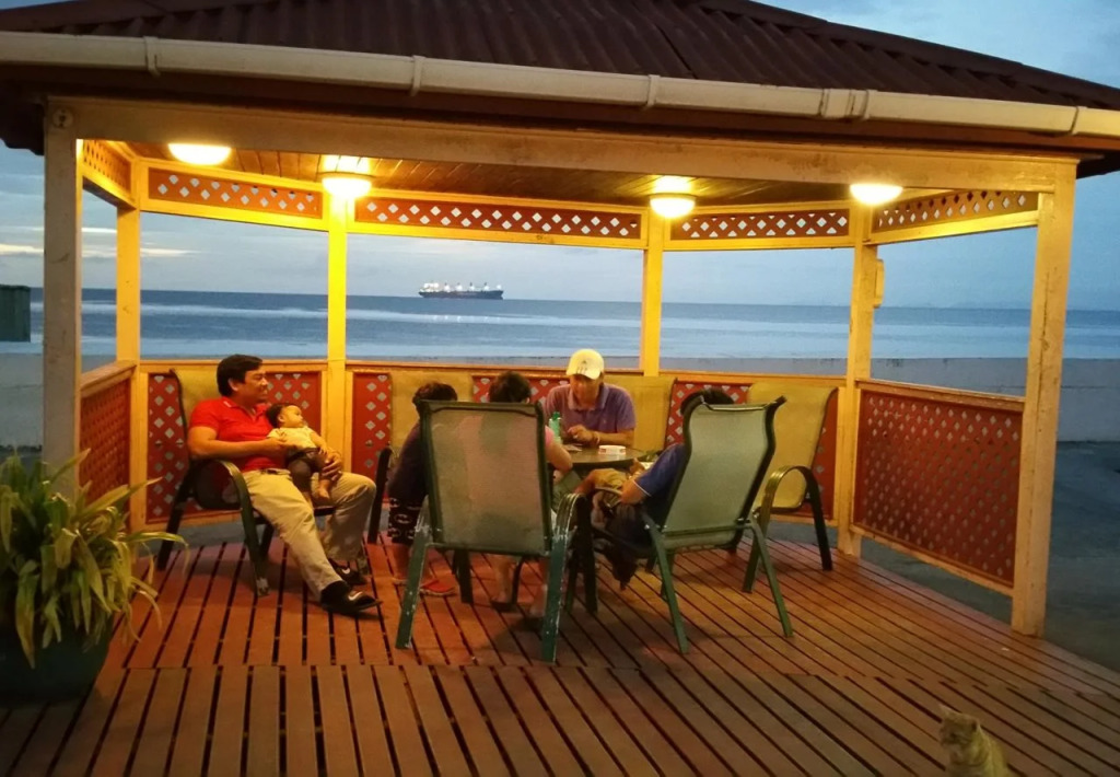 Pacific Crown Hotel